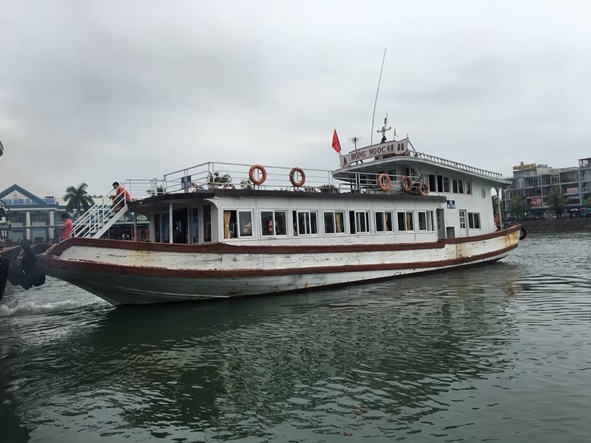 ハロン湾 遊覧船