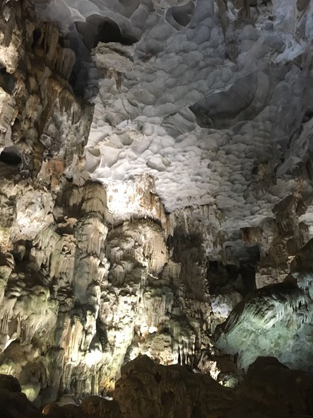 ハロン湾 鍾乳洞