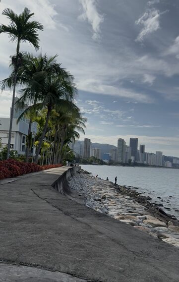 イースタン アンド オリエンタル ホテル　ホテル前の遊歩道