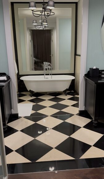 イースタン アンド オリエンタル ホテル　ダブル・バニティ（スプリット・バニティ）