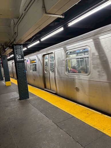 ニューヨーク地下鉄 50ht駅 ホーム