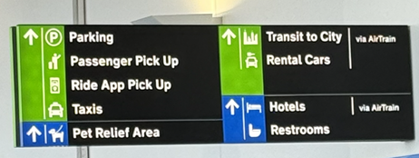 ターミナル4の案内ボード