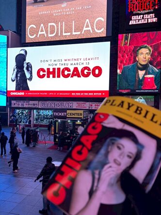 ブロードウェイ　シカゴ　タイムズスクエアの風景